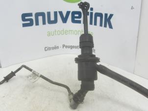 Used Clutch master cylinder Renault Twingo II (CN) 1.5 dCi 90 FAP Price on request offered by Snuverink Autodemontage