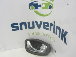 Used Handle Renault Scénic III (JZ) 1.5 dCi 110 Price on request offered by Snuverink Autodemontage
