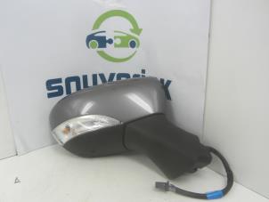 Used Wing mirror, right Renault Clio IV (5R) 0.9 Energy TCE 90 12V Price € 35,00 Margin scheme offered by Snuverink Autodemontage