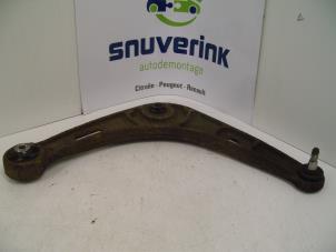 Used Front wishbone, right Renault Laguna I Grandtour (K56) 1.6 16V Price on request offered by Snuverink Autodemontage