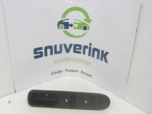 Used Electric window switch Peugeot 307 (3A/C/D) 1.4 Price € 25,00 Margin scheme offered by Snuverink Autodemontage