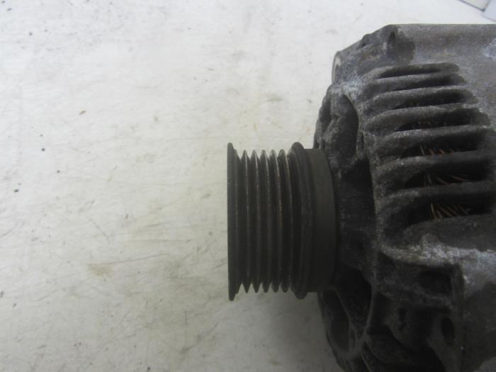 Dynamo from a Renault Master II (JD) 2.5 D T28 2000