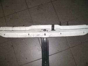 Used Chassis bar, front Renault Master II (JD) 2.5 D T28 Price € 50,00 Margin scheme offered by Snuverink Autodemontage