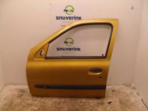 Used Door 4-door, front left Renault Clio II (BB/CB) 1.4 Price € 85,00 Margin scheme offered by Snuverink Autodemontage