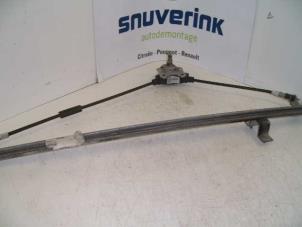 Used Window mechanism 2-door, front right Peugeot J5 (280P) 2.5 D Price € 30,00 Margin scheme offered by Snuverink Autodemontage