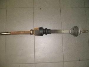Begagnade Drivaxel, höger fram Peugeot 406 Pris € 25,33 Marginaltabell erbjuds av Snuverink Autodemontage