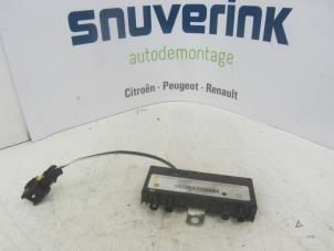 Usados Amplificador de antena Peugeot 407 SW (6E) 2.0 HDiF 16V Precio € 35,00 Norma de margen ofrecido por Snuverink Autodemontage