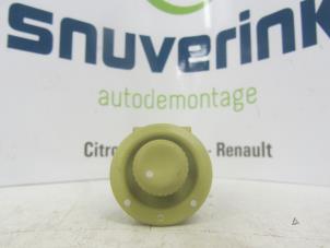 Gebrauchte Spiegel Schalter Renault Twingo (C06) 1.2 Preis € 15,00 Margenregelung angeboten von Snuverink Autodemontage