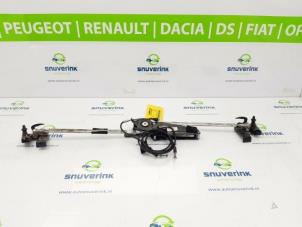 Used Convertible lock Renault Megane II CC (EM) 1.6 16V Price € 350,00 Margin scheme offered by Snuverink Autodemontage