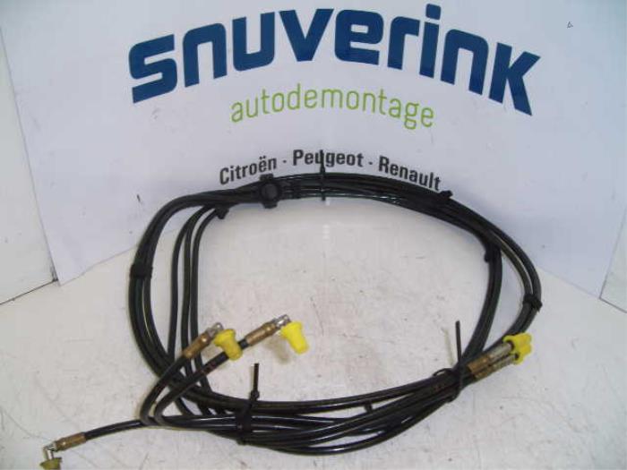 Gebrauchte Leitung (sonstige) Renault Megane II CC (EM) 1.6 16V Preis € 10,33 Margenregelung angeboten von Snuverink Autodemontage