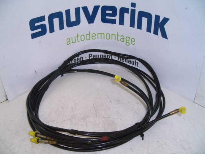 Gebrauchte Leitung (sonstige) Renault Megane II CC (EM) 1.6 16V Preis € 10,33 Margenregelung angeboten von Snuverink Autodemontage