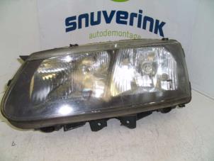 Used Headlight, left Renault Safrane II 2.5 20V RXE,RXT Price on request offered by Snuverink Autodemontage