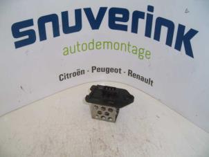 Used Cooling fan resistor Peugeot 807 2.2 16V Price on request offered by Snuverink Autodemontage