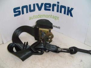 Used Rear seatbelt, left Peugeot 807 2.2 16V Price € 50,00 Margin scheme offered by Snuverink Autodemontage