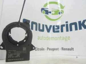 Used Steering angle sensor Renault Clio IV Estate/Grandtour (7R) 1.5 Energy dCi 90 FAP Price € 20,00 Margin scheme offered by Snuverink Autodemontage