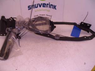 Used Convertible top hinge Peugeot 206 CC (2D) 2.0 16V Price € 140,00 Margin scheme offered by Snuverink Autodemontage