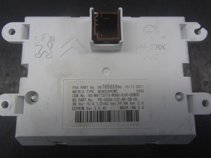 Begagnade Innerdisplay Peugeot 508 SW (8E/8U) 1.6 HDiF 16V Pris € 76,22 Inklusive moms erbjuds av Snuverink Autodemontage