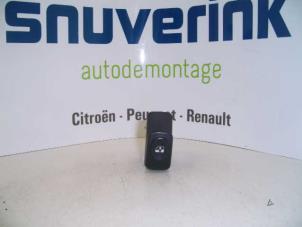 Used Switch Renault Kangoo (KC) 1.4 Price on request offered by Snuverink Autodemontage
