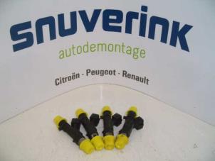 Gebrauchte Injektor (Benzineinspritzung) Renault Kangoo/Grand Kangoo (KW) 1.6 Preis € 150,00 Margenregelung angeboten von Snuverink Autodemontage