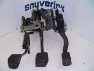 Usados Pedal de embrague Peugeot 207 SW (WE/WU) 1.6 16V Precio de solicitud ofrecido por Snuverink Autodemontage