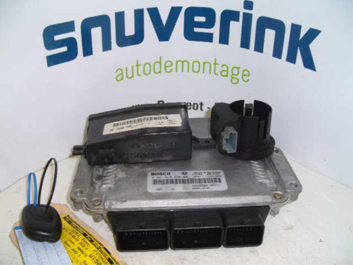 Steuergerät Motormanagement van een Renault Master III (FD/HD) 2.2 dCi 16V 2002