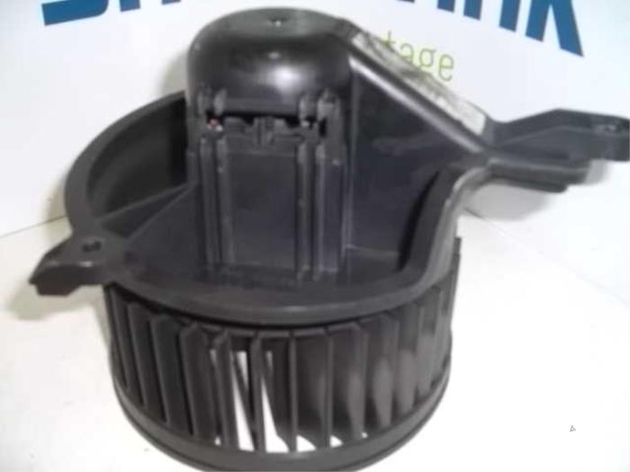 Heating and ventilation fan motor Citroen Berlingo 1.9 Di - 6441R4