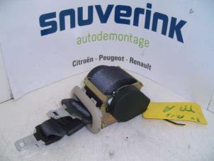 Used Rear seatbelt, centre Renault Scénic II (JM) 2.0 16V Price on request offered by Snuverink Autodemontage