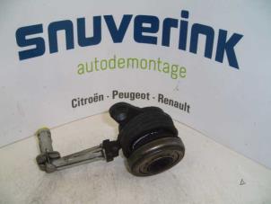 Used Clutch slave cylinder Renault Megane II Grandtour (KM) 1.5 dCi 85 Price on request offered by Snuverink Autodemontage