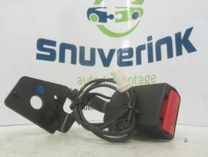 Used Rear seatbelt buckle, left Peugeot 308 (4A/C) 1.6 16V THP 150 Price € 30,00 Margin scheme offered by Snuverink Autodemontage
