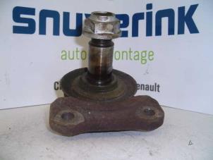 Used Rear axle journal Renault Laguna II Grandtour (KG) 2.0 16V Turbo Price on request offered by Snuverink Autodemontage
