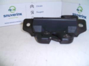 Used Tailgate lock mechanism Citroen Saxo 1.4i SX,VSX Price on request offered by Snuverink Autodemontage
