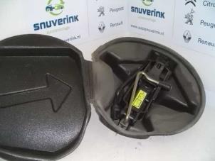 Gebrauchte Wagenheber Citroen Saxo 1.4i SX,VSX Preis auf Anfrage angeboten von Snuverink Autodemontage