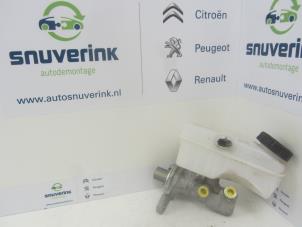 Usagé Cylindre de frein principal Renault Captur (2R) 0.9 Energy TCE 12V Prix € 30,00 Règlement à la marge proposé par Snuverink Autodemontage