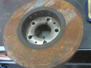 Used Front brake disc Renault Scénic III (JZ) 1.5 dCi 110 Price on request offered by Snuverink Autodemontage