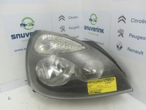 Used Headlight, right Renault Clio Price € 65,00 Margin scheme offered by Snuverink Autodemontage