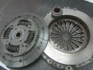 Used Clutch kit (complete) Citroen Jumpy (G9) 1.6 HDI Price on request offered by Snuverink Autodemontage