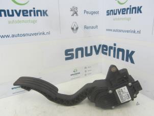 Used Accelerator pedal Renault Laguna III (BT) 2.0 dCiF 16V 150 Price € 50,00 Margin scheme offered by Snuverink Autodemontage