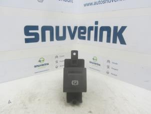 Used Parking brake switch Renault Laguna III (BT) 2.0 dCiF 16V 150 Price € 35,00 Margin scheme offered by Snuverink Autodemontage