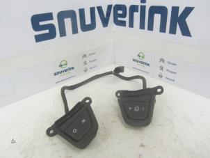 Used Radio remote control Renault Twingo (C06) 1.2 Price on request offered by Snuverink Autodemontage