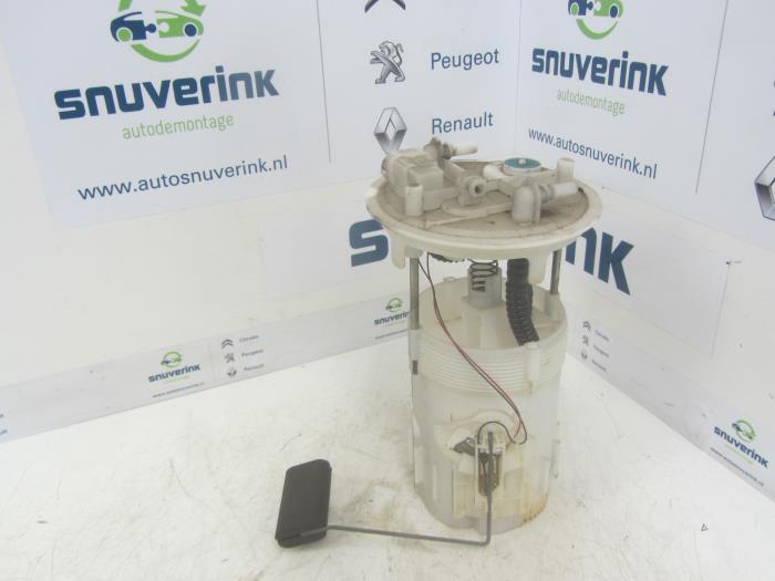 Usagé Pompe d'injection Renault Trafic New (FL) 2.0 dCi 16V 115 Prix € 30,24 Prix TTC proposé par Snuverink Autodemontage