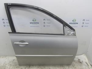 Używane Drzwi prawe przednie wersja 4-drzwiowa Renault Megane II Grandtour (KM) 1.6 16V Cena € 70,00 Procedura marży oferowane przez Snuverink Autodemontage