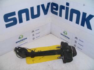 Used Rear door stop 4-door, left Renault Clio IV Estate/Grandtour (7R) 1.5 Energy dCi 90 FAP Price on request offered by Snuverink Autodemontage