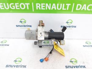 Used Convertible motor Renault Megane II CC (EM) 1.6 16V Price € 200,00 Margin scheme offered by Snuverink Autodemontage