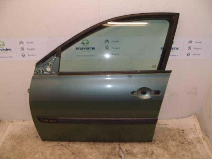 Drzwi lewe przednie wersja 4-drzwiowa z Renault Megane II Grandtour (KM) 1.6 16V 2003