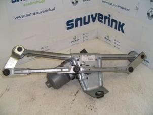 Used Front wiper motor Peugeot 206+ (2L/M) 1.4 XS Price on request offered by Snuverink Autodemontage