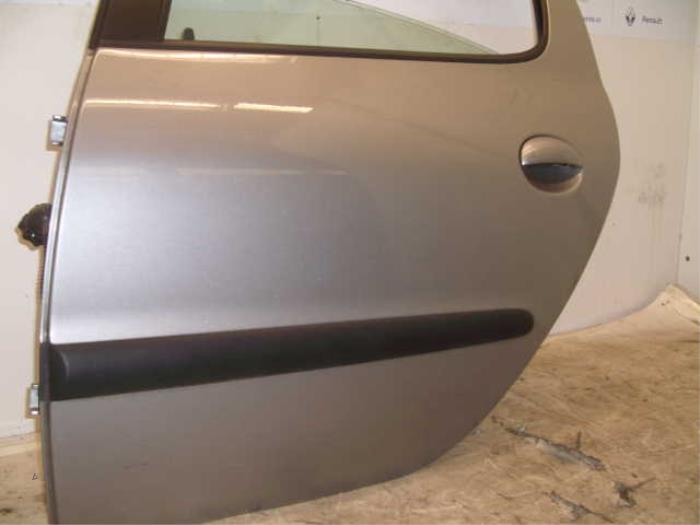 Portière 4portes arrière gauche d'un Peugeot 206 (2A/C/H/J/S) 1.4 XR,XS,XT,Gentry 2004
