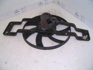 Begagnade Fläktmotor Renault Twingo (C06) 1.2 SPi Phase I Pris € 34,98 Marginaltabell erbjuds av Snuverink Autodemontage
