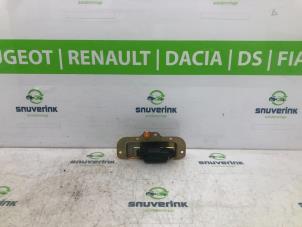 Usagé Serrure de coffre Renault Espace (JK) 3.5 V6 24V Prix sur demande proposé par Snuverink Autodemontage