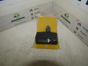 Used Tyre pressure module Renault Scenic Price € 30,00 Margin scheme offered by Snuverink Autodemontage