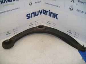 Used Front wishbone, right Peugeot 307 (3A/C/D) 1.6 16V Price € 18,00 Margin scheme offered by Snuverink Autodemontage